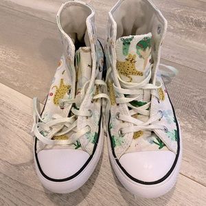 Converse Big Kid Size 2.5 US